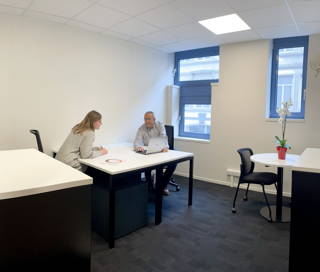 Bureau privé 13 m² 2 postes Coworking Place Rihour Lille 59800 - photo 3